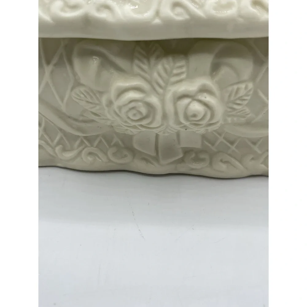 Vintage Ornate Victorian Bisque Keepsake Trinket Box Detailed